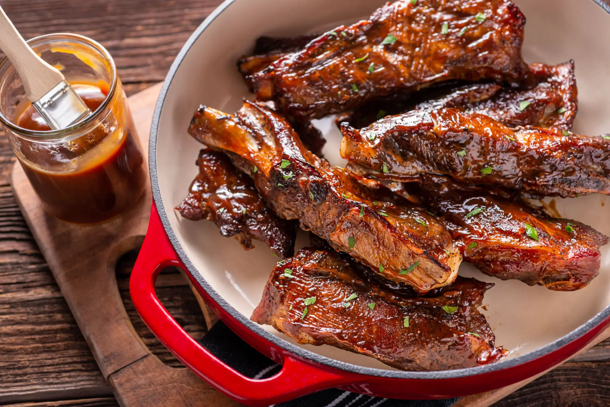 Glazed ribs with barbecue sauce
